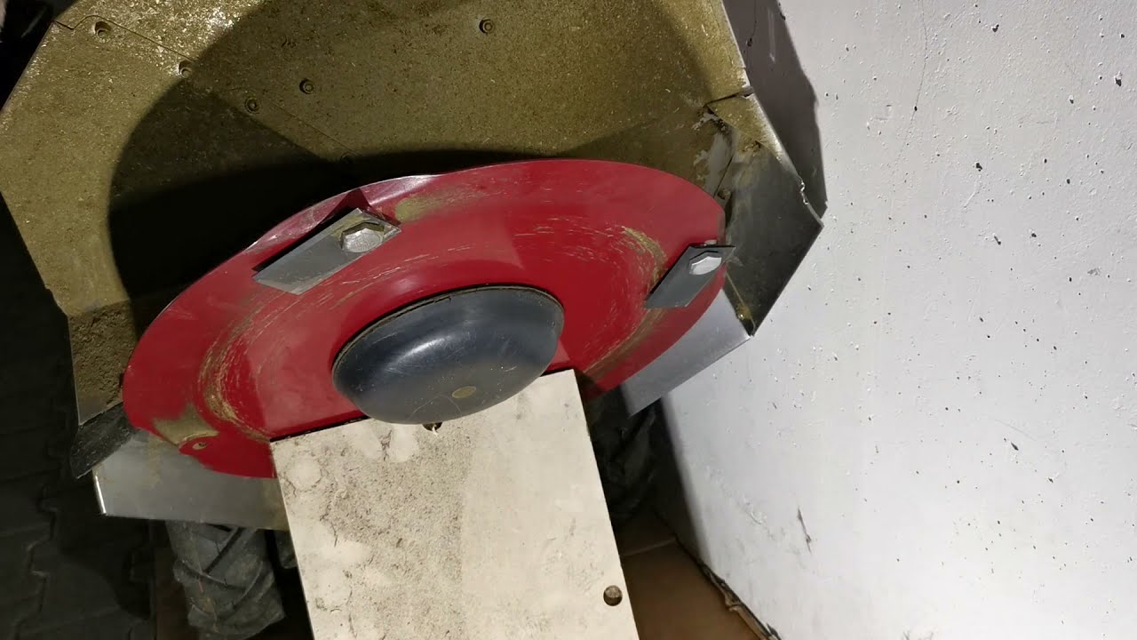 2021-06-22 Hecht 5060 Wiesenmäher / Hochgrasmäher Schärfen der Messer; Zweiter Messer-Satz montiert.