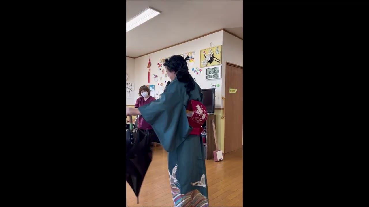 ケアホームなかお　グループホーム香　ゲリラライブ（岸壁の母）