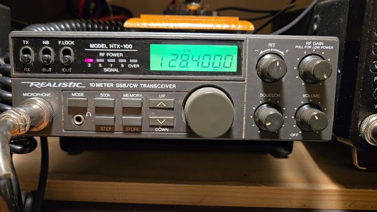 HTX-100 10 meter opening in the the early evening hours. (02:00 UTC)