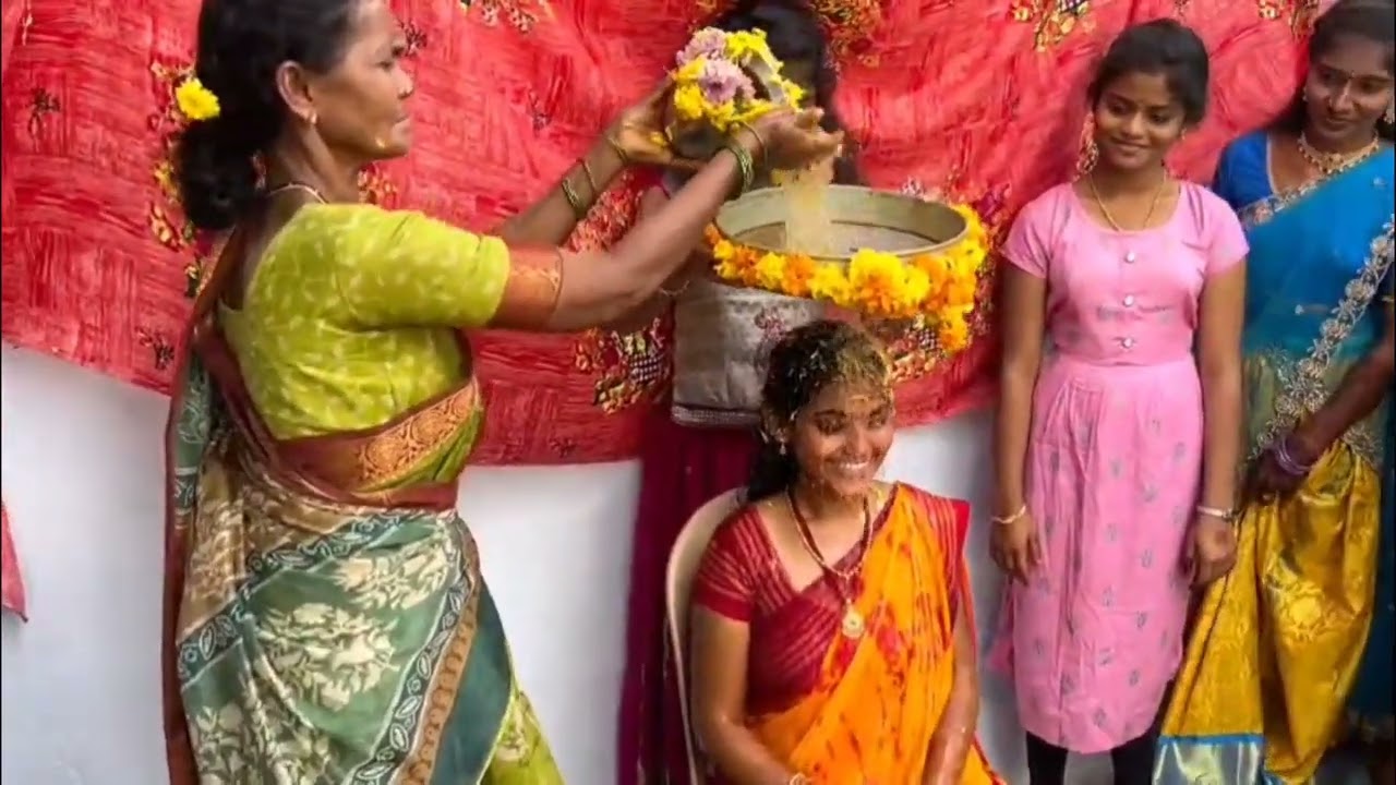 🌿 Bride Nalugu Ceremony | Telugu Wedding Rituals#TeluguWedding#పెళ్లిసందడి#నలుగు#viral #wedding#old.