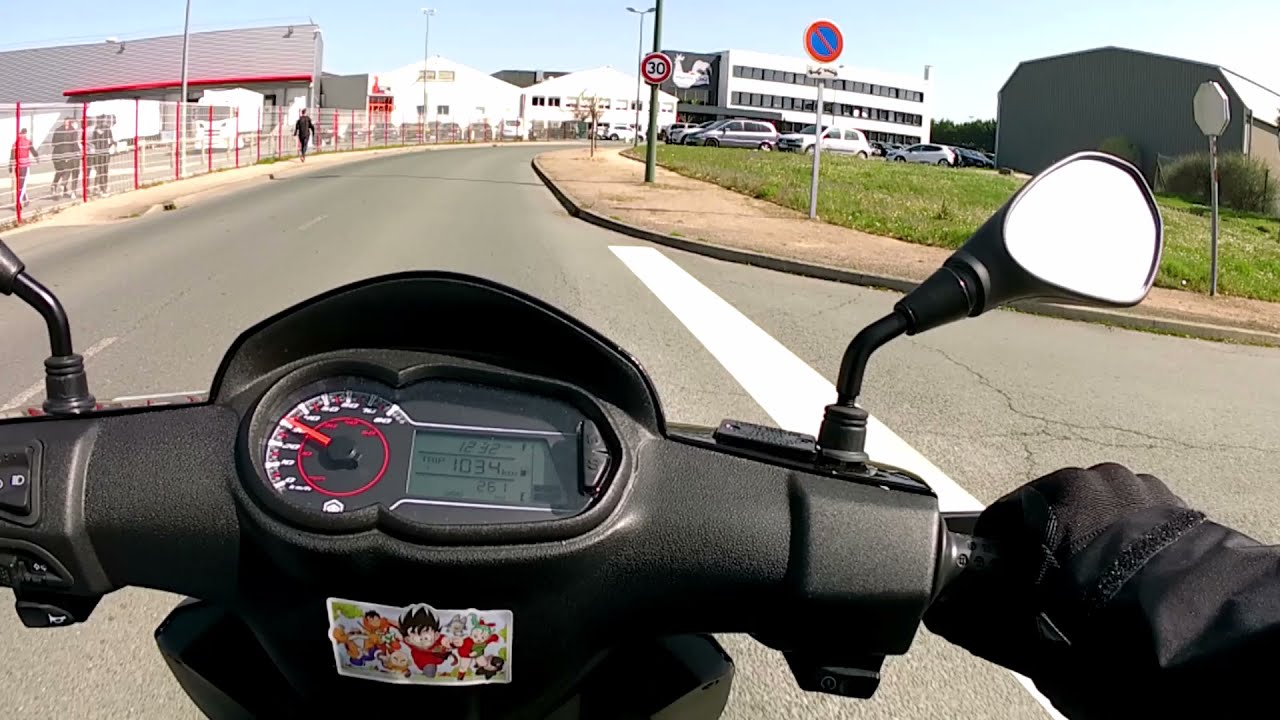 piaggio typhoon 50cc sans plomb 98 j'arrive