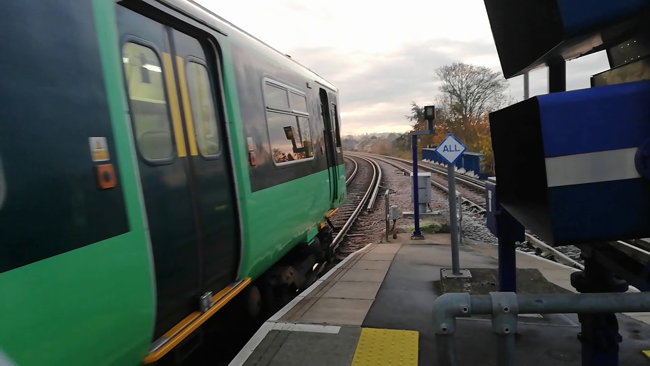 Class 455 leaves Wimbledon chase with a 4 tone