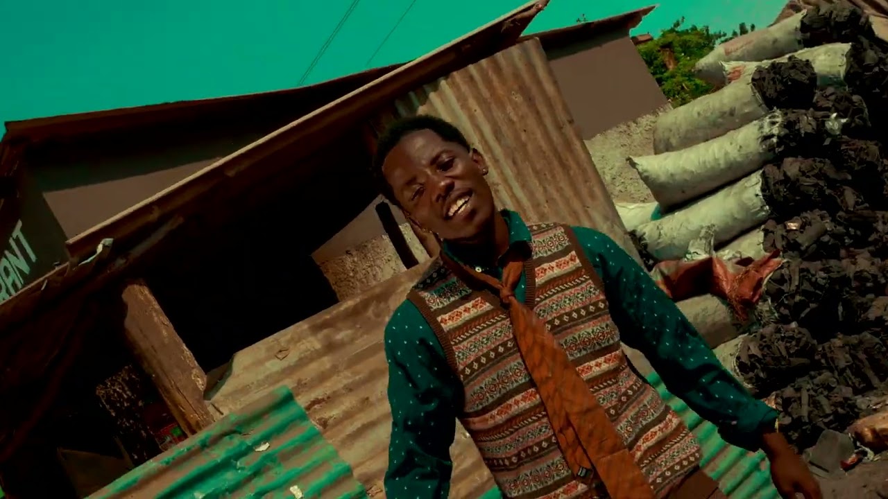 Siko Trapkeyno_-_NAMUPEZA Feat. Felix Trapfox (Official Music video) directed by osward.