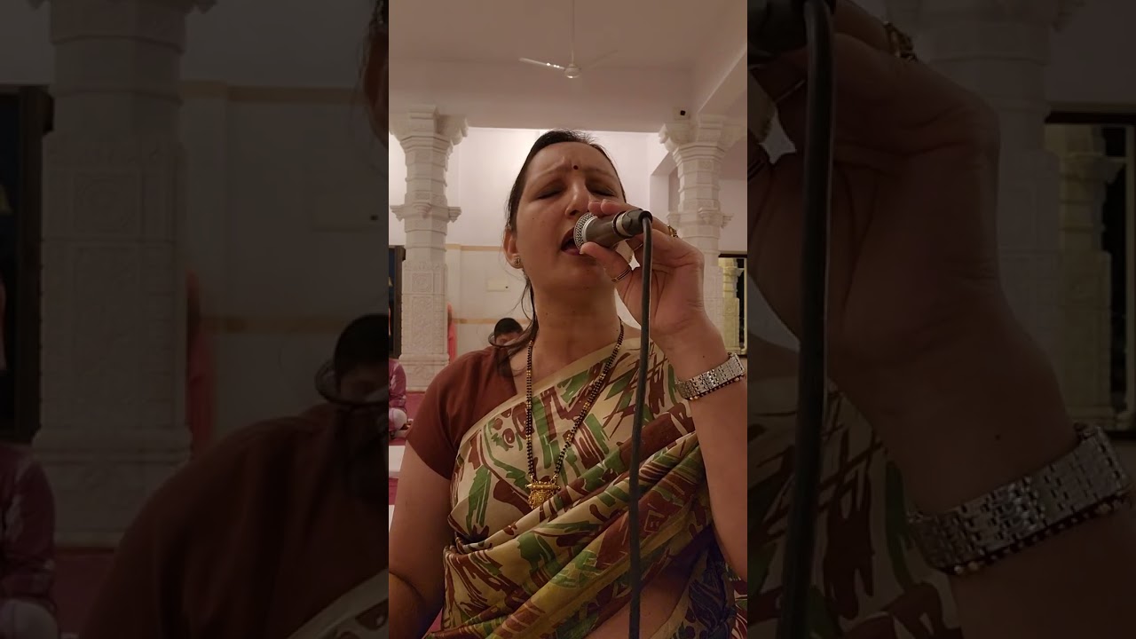 हे मां अपने चरणों मे स्थान देना, बुद्धि बल और विद्या  ज्ञान का वरदान देना , हर दुख हर लेना,🙏🙏