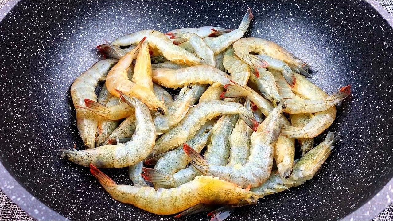 把大虾往锅里一扔，太神奇了，不加油不放水，出锅全家流口水 #无油大虾，不加水，不加油，懒人做法，巨好吃
