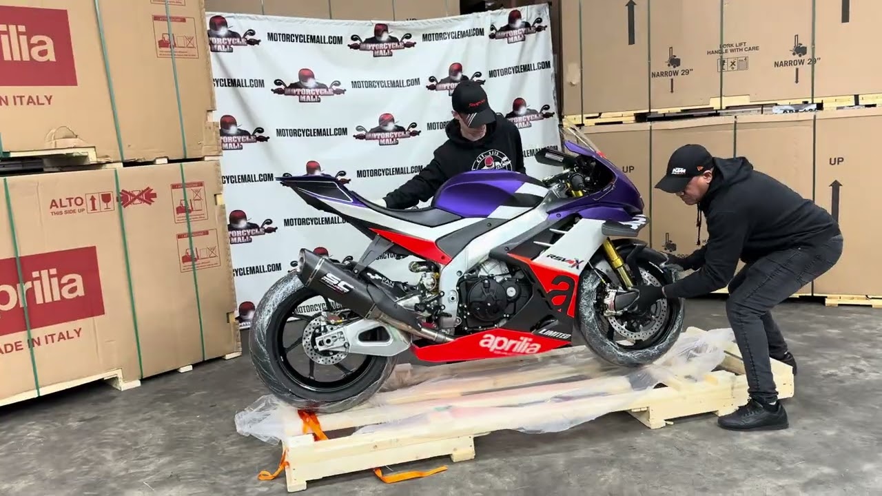 2024 Aprilia RSV4 XTrenta | Unboxing