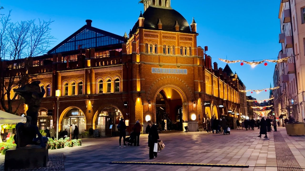 Christmas in Stockholm. Walking from Nybroviken to &Ouml;stermalmshallen. 