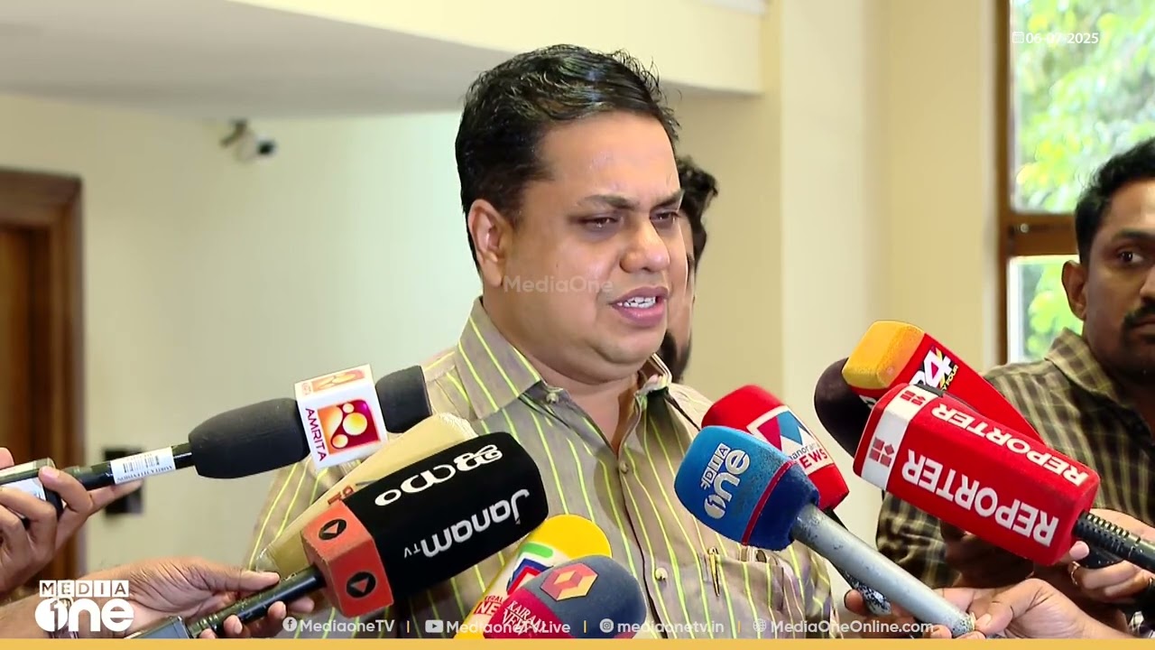 'വീണാ ജോർജിന്റെ വീട്ടിലേക്ക് മാർച്ച് നട‌ത്തുന്നതൊന്നും ശരിയല്ല, ഓഫിസിലേക്ക് നടത്താമല്ലോ...'