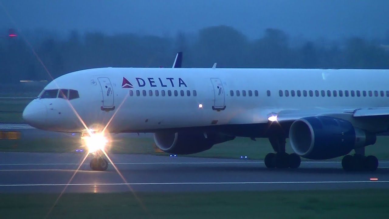 Delta Air Lines N711ZX 757-200 Takeoff Portland Airport (PDX)