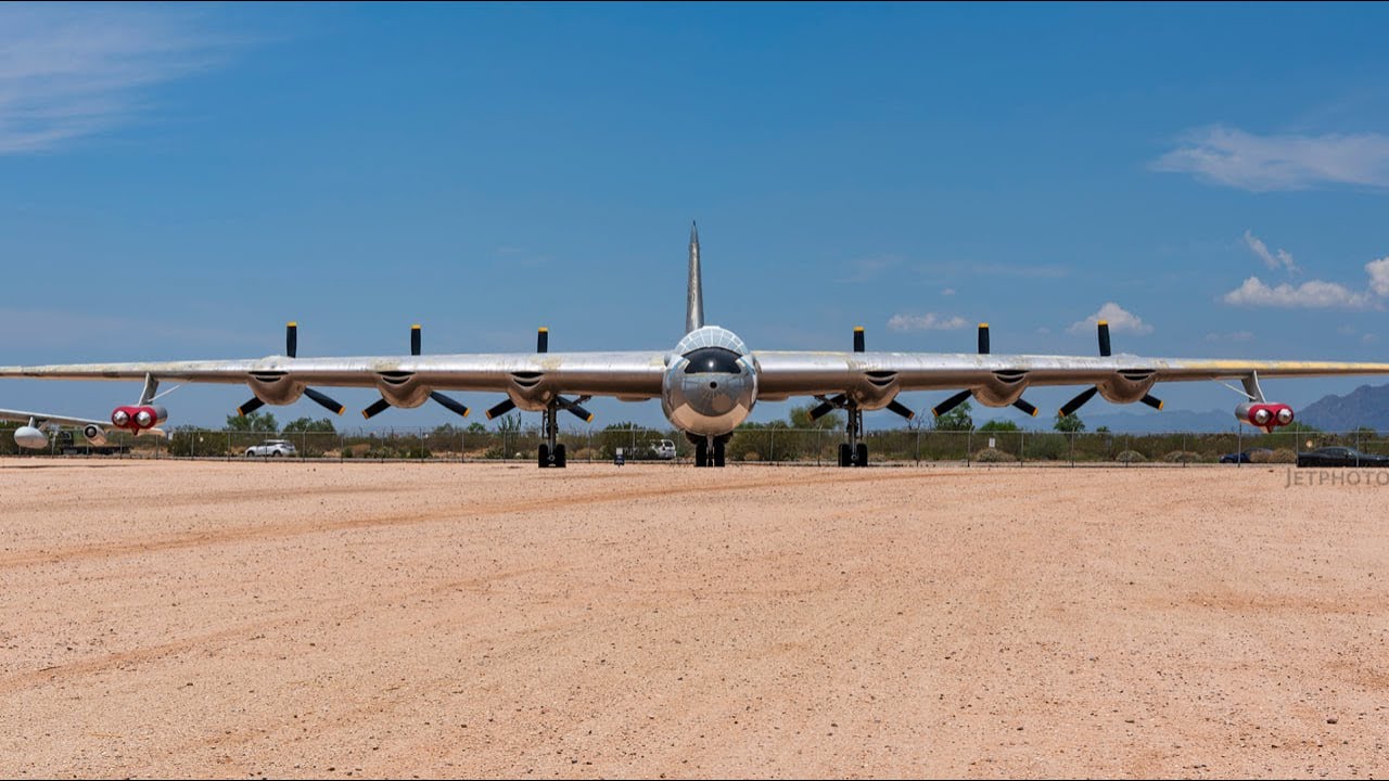 El único bombardero demasiado lento para escapar de su propia bomba