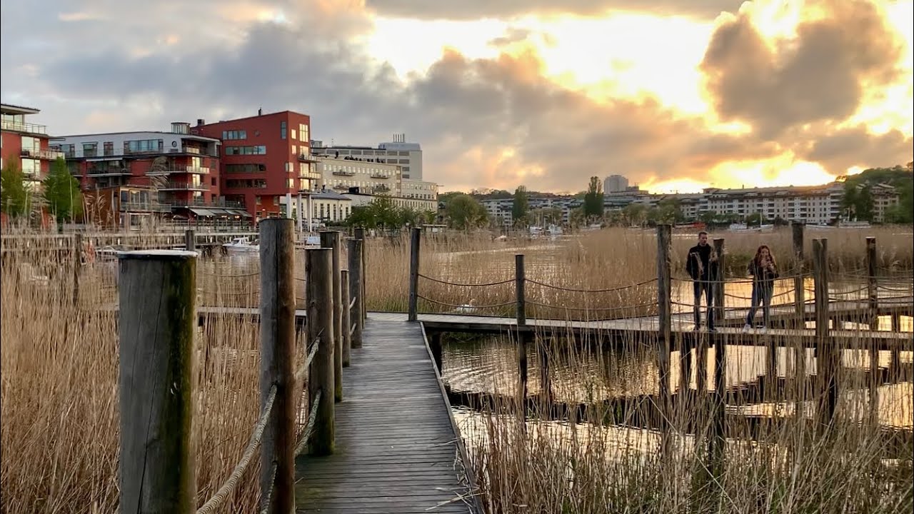Stockholm Walks: Luma to Henriksdal. Relaxing sunset walk along the beautiful boardwalk