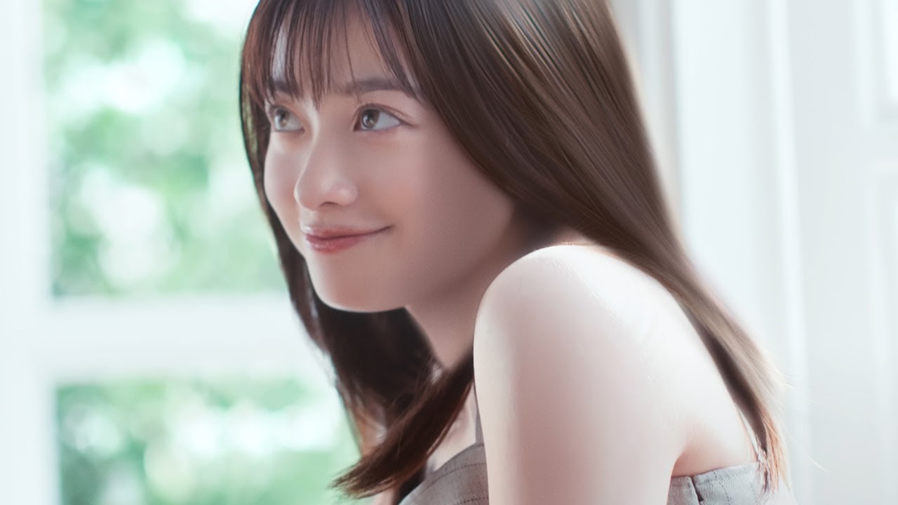 橋本環奈、美髪なびかせ登場「つい触っちゃう」　コーセーコスメポート新CM「ビオリス 写真みたいに」編