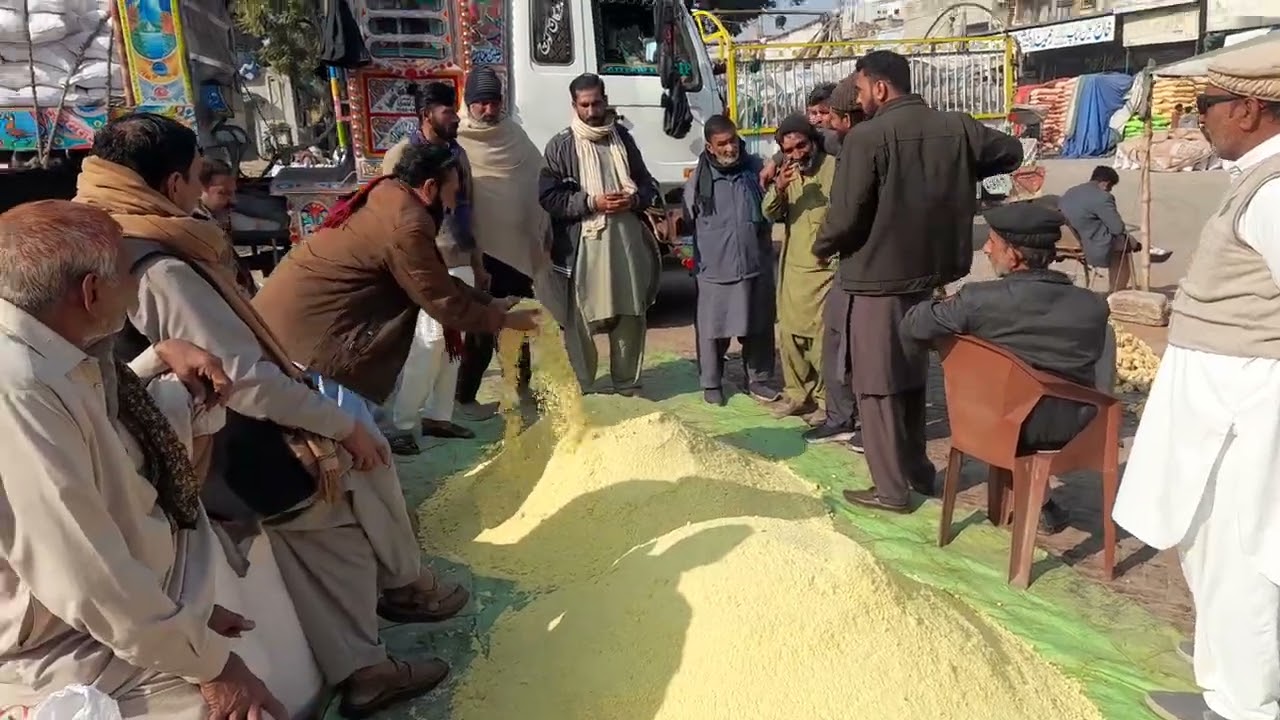 میاں چنوں گڑ منڈی کا ریٹ اور منڈی میں داخل ہوتے ہوئے ہم نے