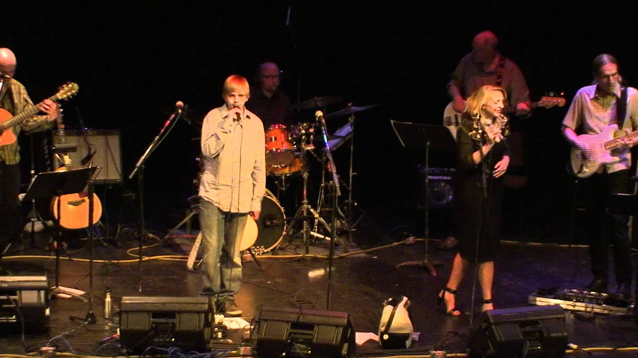 Lisa Bell-Change is Free Live 2011.mov