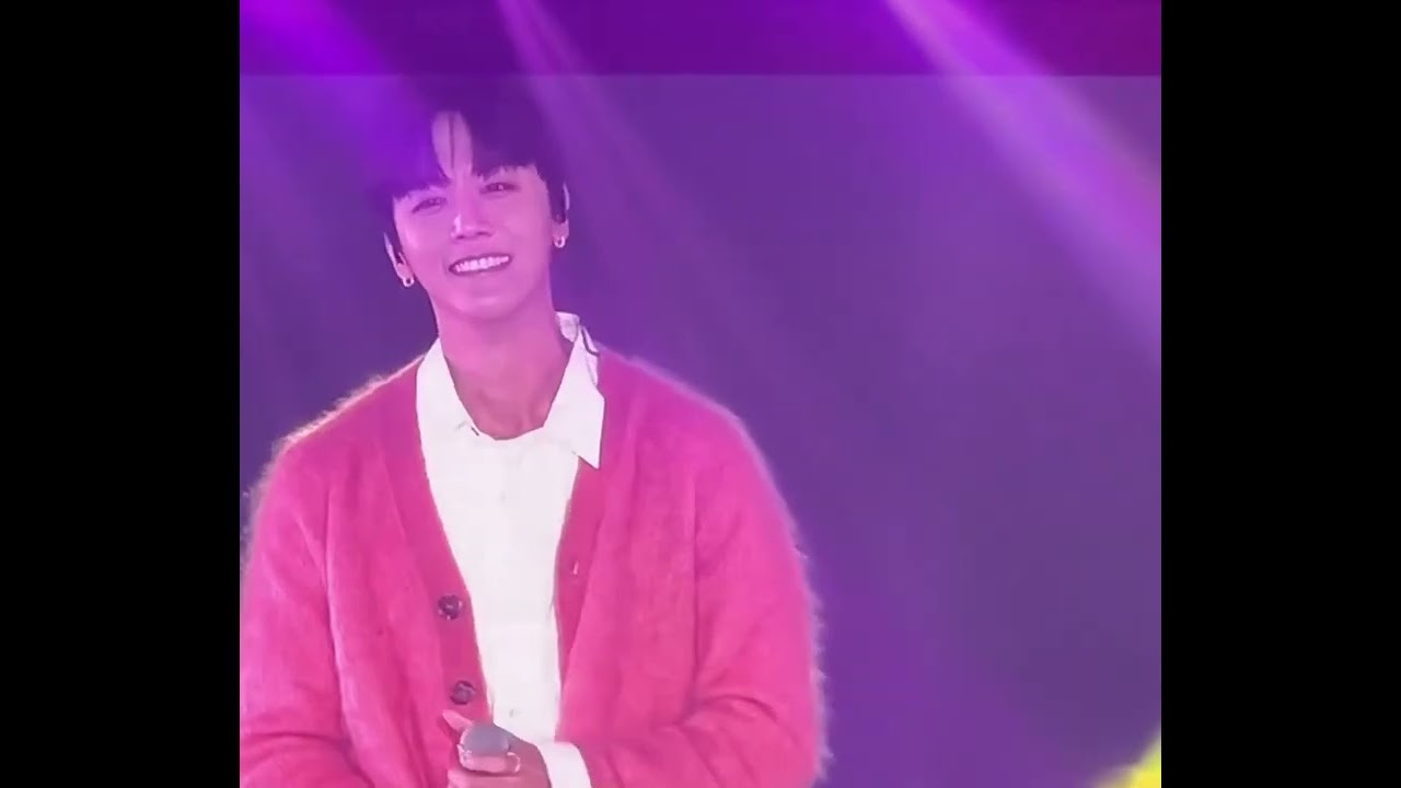 so happy to see them singing together rowoon youngbin in fnc kingdom 14/12/2024 at Japan 🥰☺️