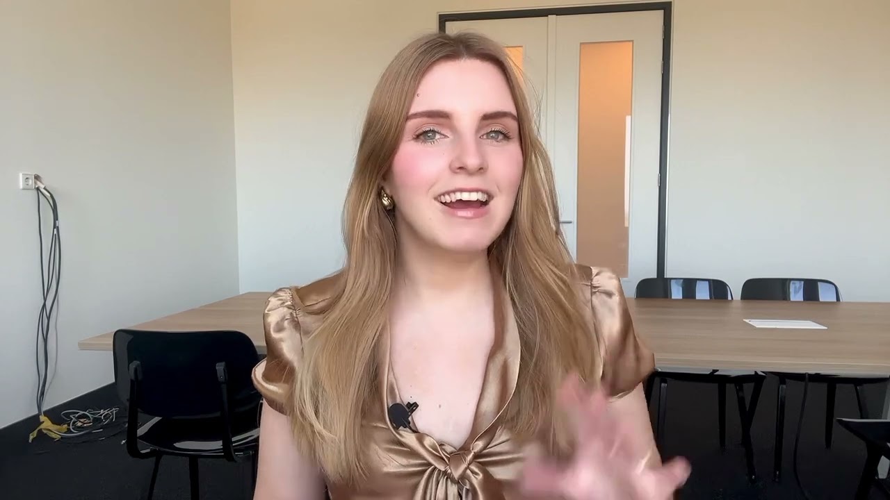 Zakelijke auto met een grijs kenteken verwerken in de boekhouding