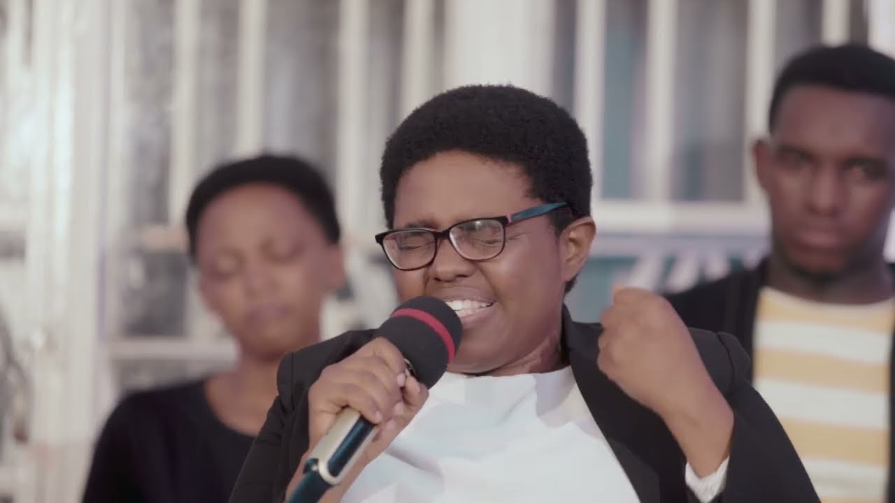 Hahirwa abumva amagambo y'ubugingo bakayakomeza | Ev. @clarawayesu