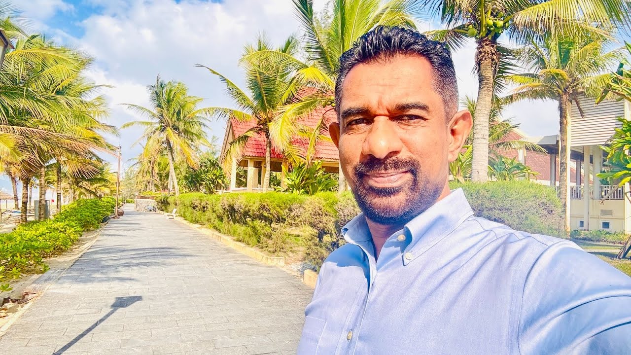 Falling in Love with Sandy Beach | A Love Story to a Place