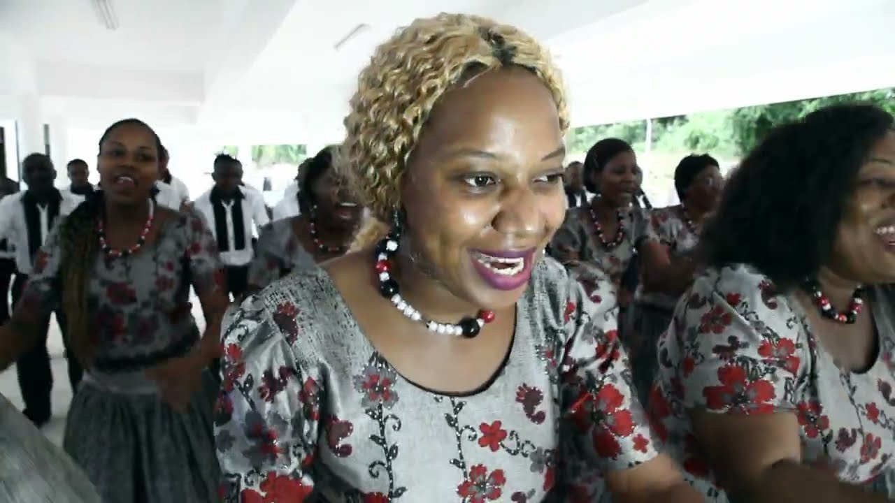 Mt. Kizito Makuburi - Mimina Neema (Official Music Video)