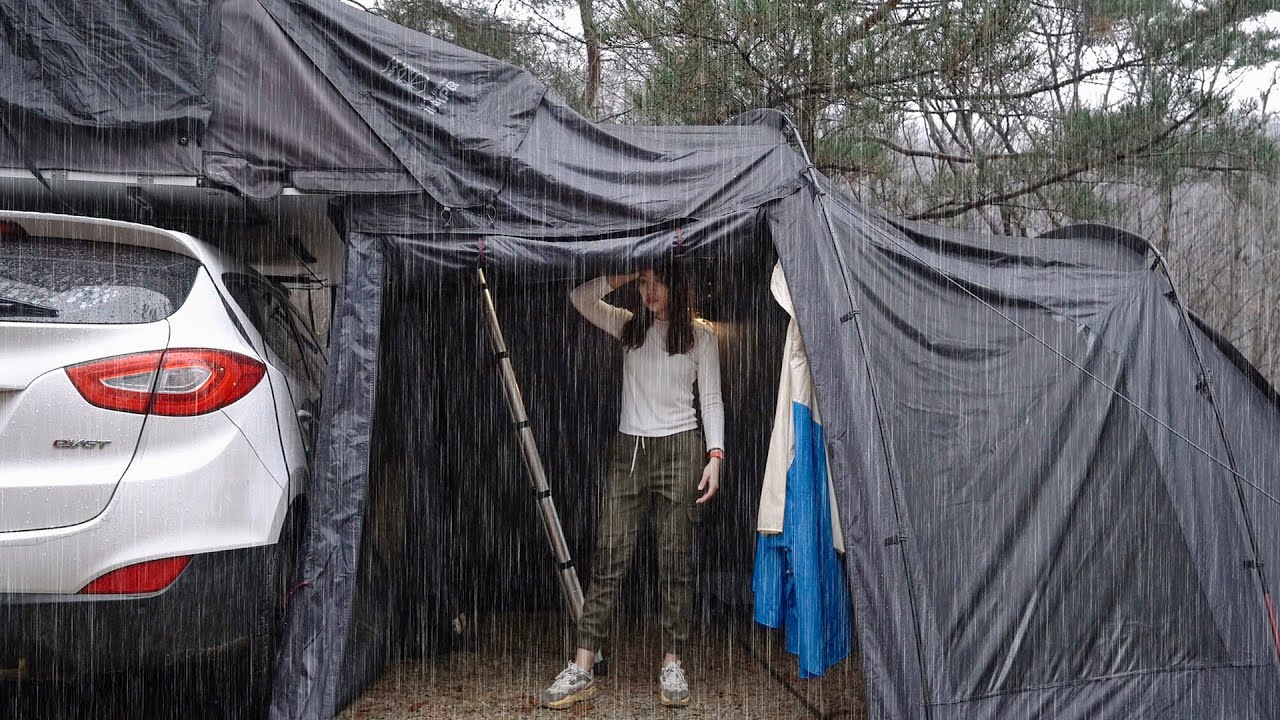 Дождь идет весь день☔! Соло-кемпинг под проливным дождем и ветром🌪 / Отдых в палатке / Походная еда