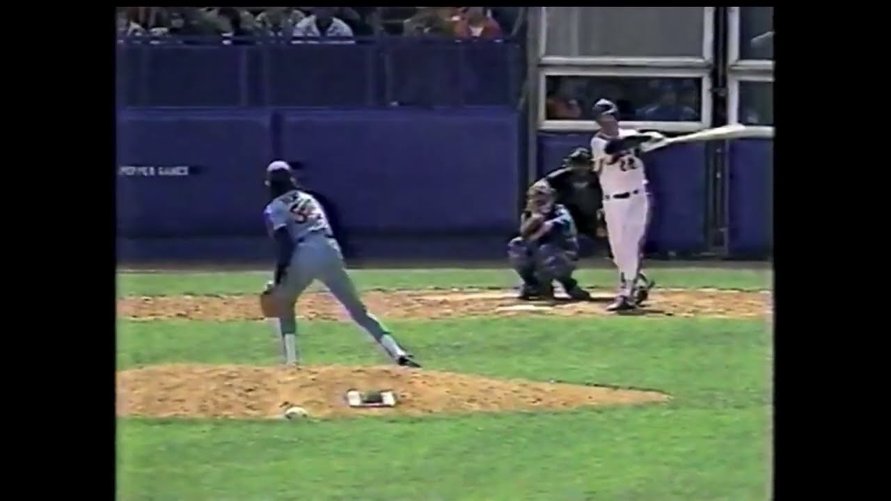 MON@NYM: Kevin McReynolds singles in the fifth inning (1988)
