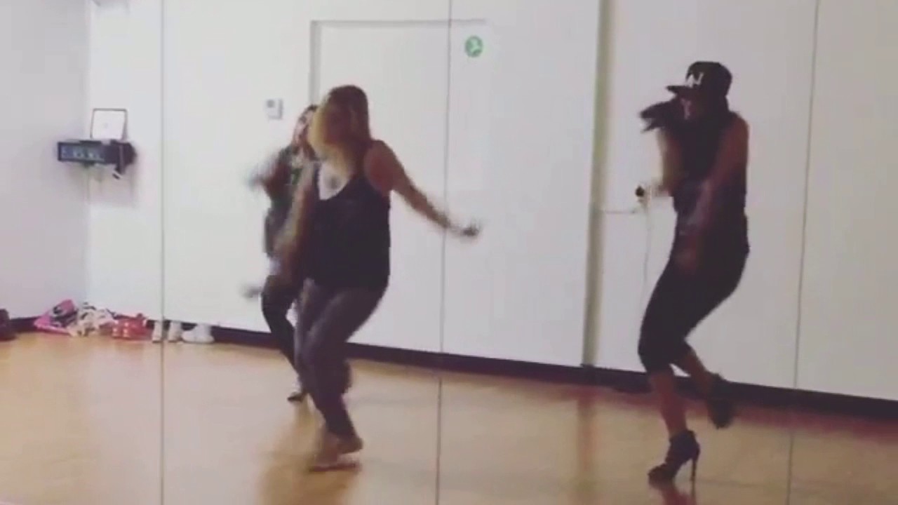 Scarlet Gruber - Bailando