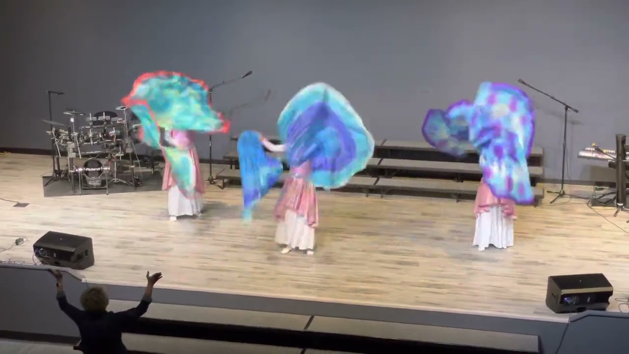 Thank you Jesus for the Blood - Charity Gayle - Worship dance with quill flags