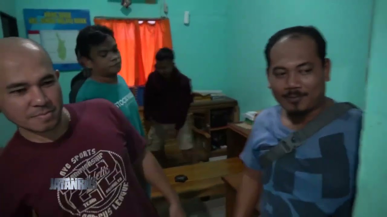 Tangisan Pengedar Sabu Sekaligus Sewa Tempat Nyabu Saat Ditangkap - JATANRAS