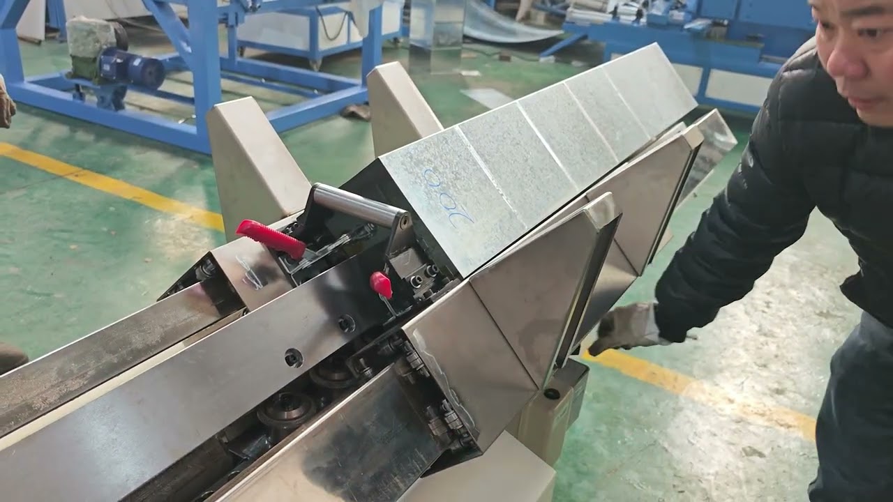 Hycraulic Locker and Closing Machine