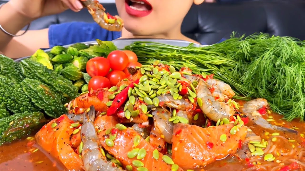 Thaifood ASMR ตำเส้นเล็ก แซลมอนกุ้งสด Saill noodles salad,salmon, fresh shrimp MUKBANG show