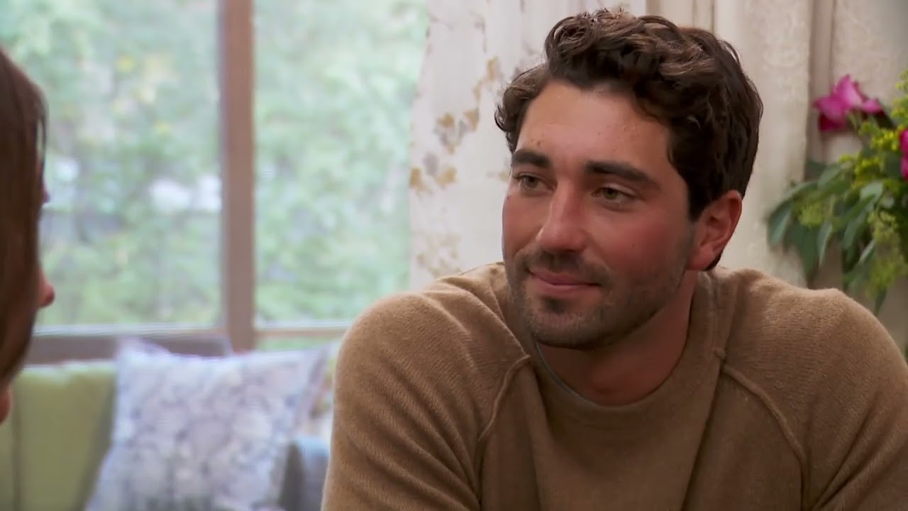 Week 8 Sneak Peek: Hometowns Are Here - The Bachelor