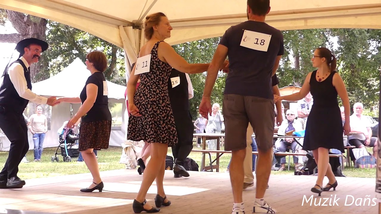 Danse bretonne : Poule qualificative Avant Deux de Saint Martin 2018 à Malestroit (Oust en danse)