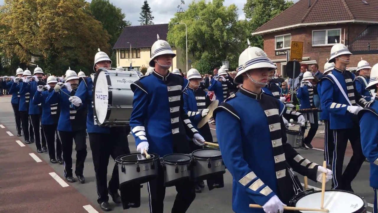2017 Bloemencorso Lichtenvoorde, Showband Takostu