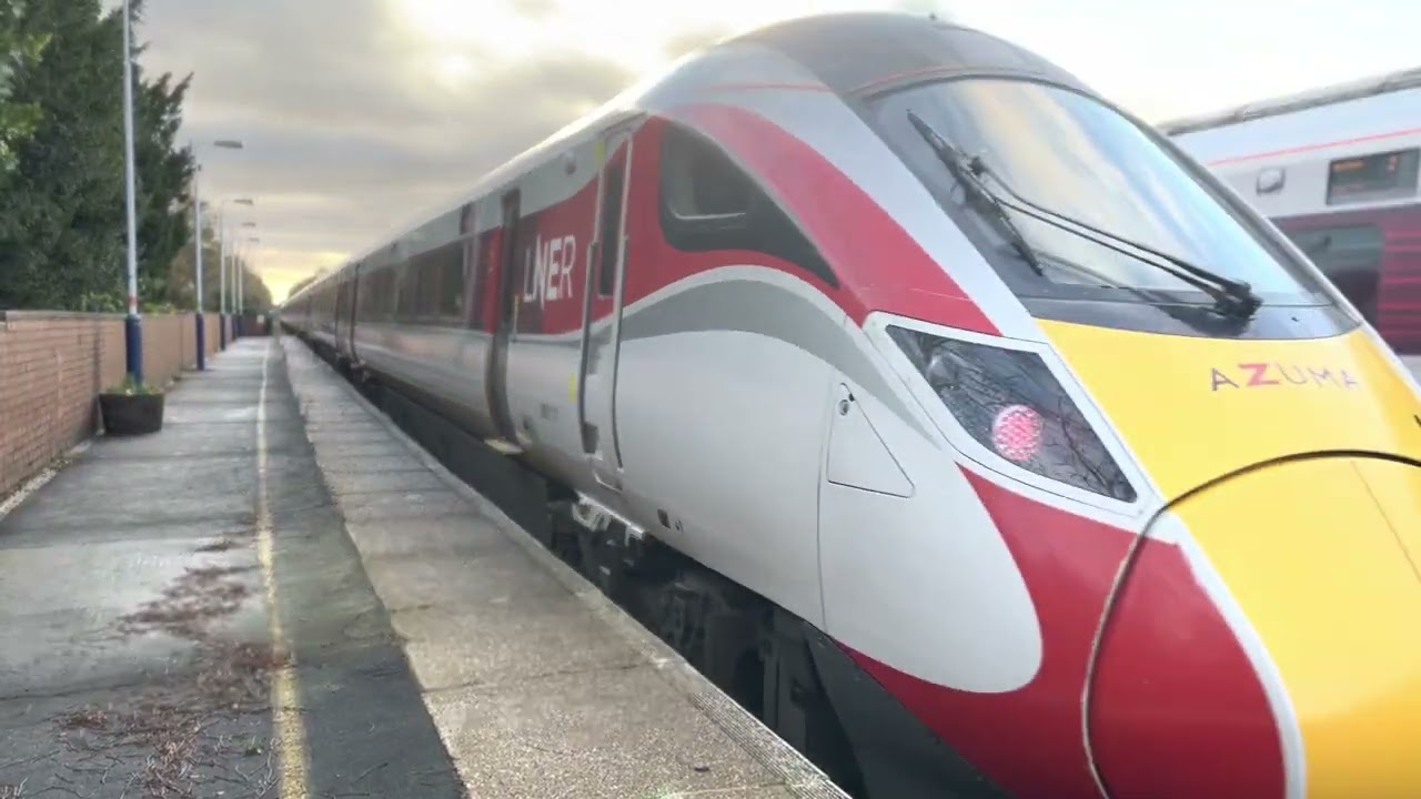 LNER Azuma travels through Gainsborough Lea Road Station