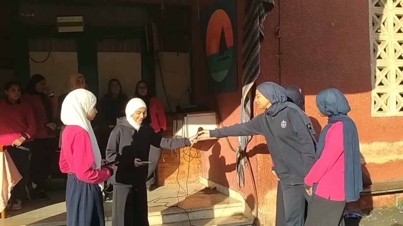 اذاعة قسم علم النفس و  اسكتش بعنوان ( انواع الذكاءات) تحت إشراف ا هدير هانى 