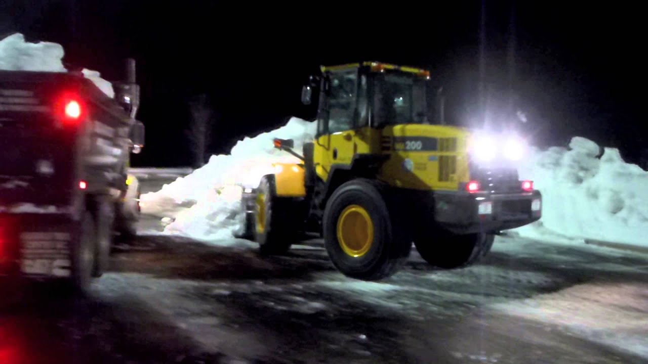Komatsu WA200 Loading Tri-Axle With Snow
