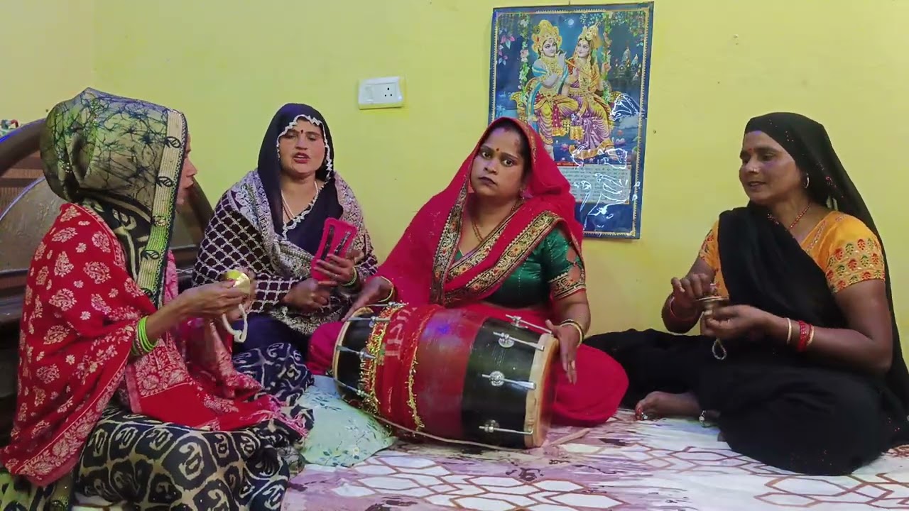 महलों की मीरा गजब करी गई गिरधर गोविंद पर वह मर गई