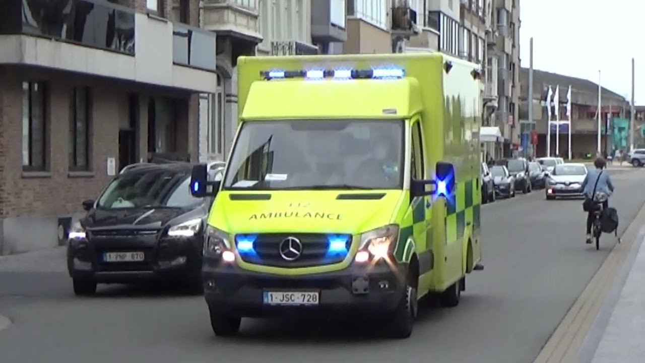2x Ambulance brandweer Middelkerke met spoed naar het Henri Serruys ziekenhuis in Oostende!