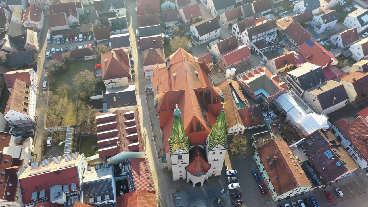 Beilngries - Stadtpfarrkirche St. Walburga  (4K)