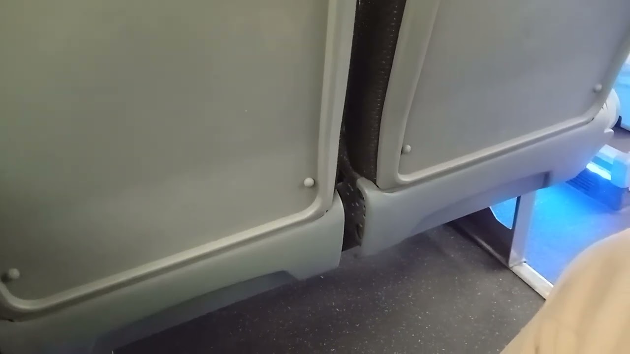 נסיעה ביסוזו cng bus בין עירוני החדש המטורף של קו 48 מיבנה לרחובות ברחובות 