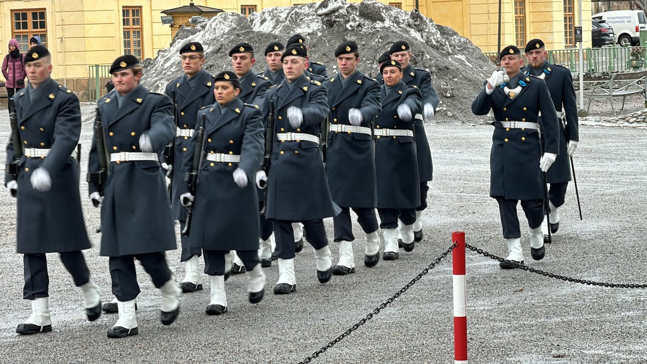 2024-02-14 Drottningholms Slott vaktavlösning Hkpflj Helikopter flottiljen -P7 SÖDRA SKÅNSKA REGEM.