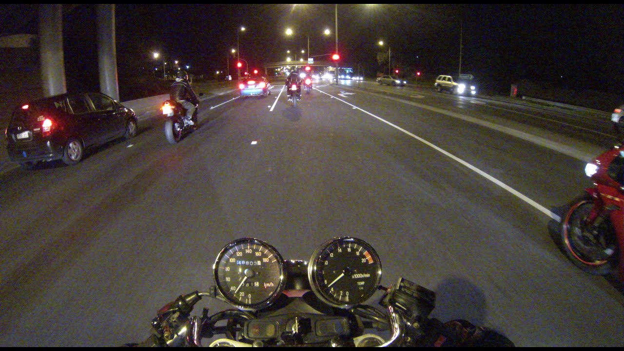 Cruising With the Melbourne Street Riders