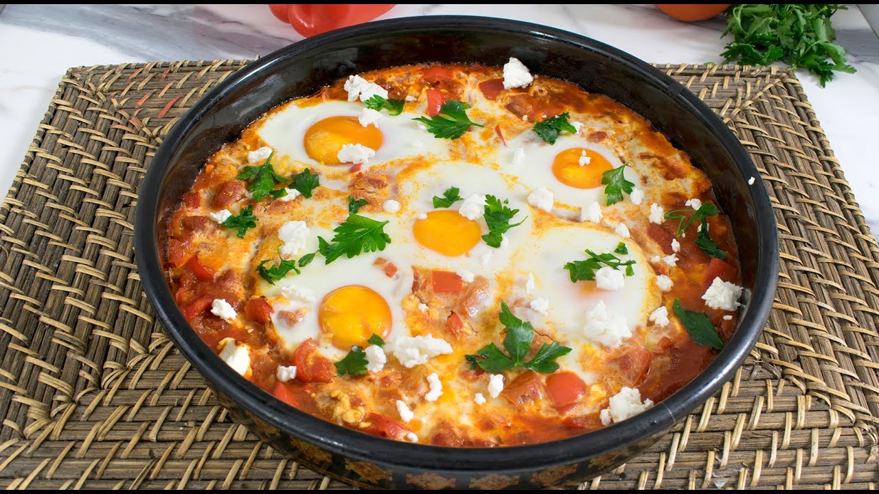 Best Shakshuka Recipe - Middle Eastern Baked Eggs