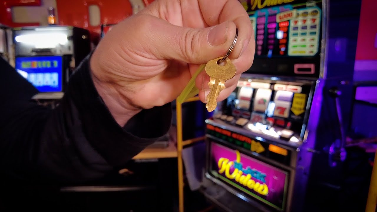IGT Poker and Slot Machines - Tubular Cam Locks and Jackpot Reset Key