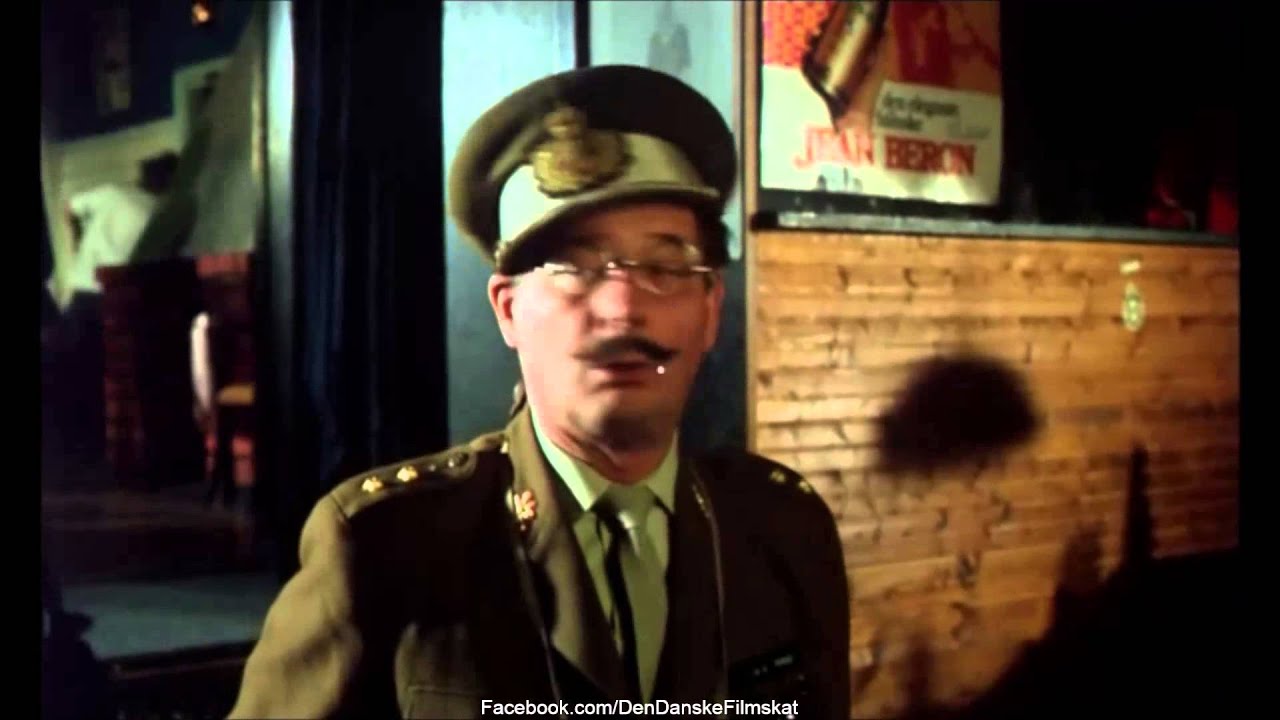Piger i trøjen (1975) - Slåskamp