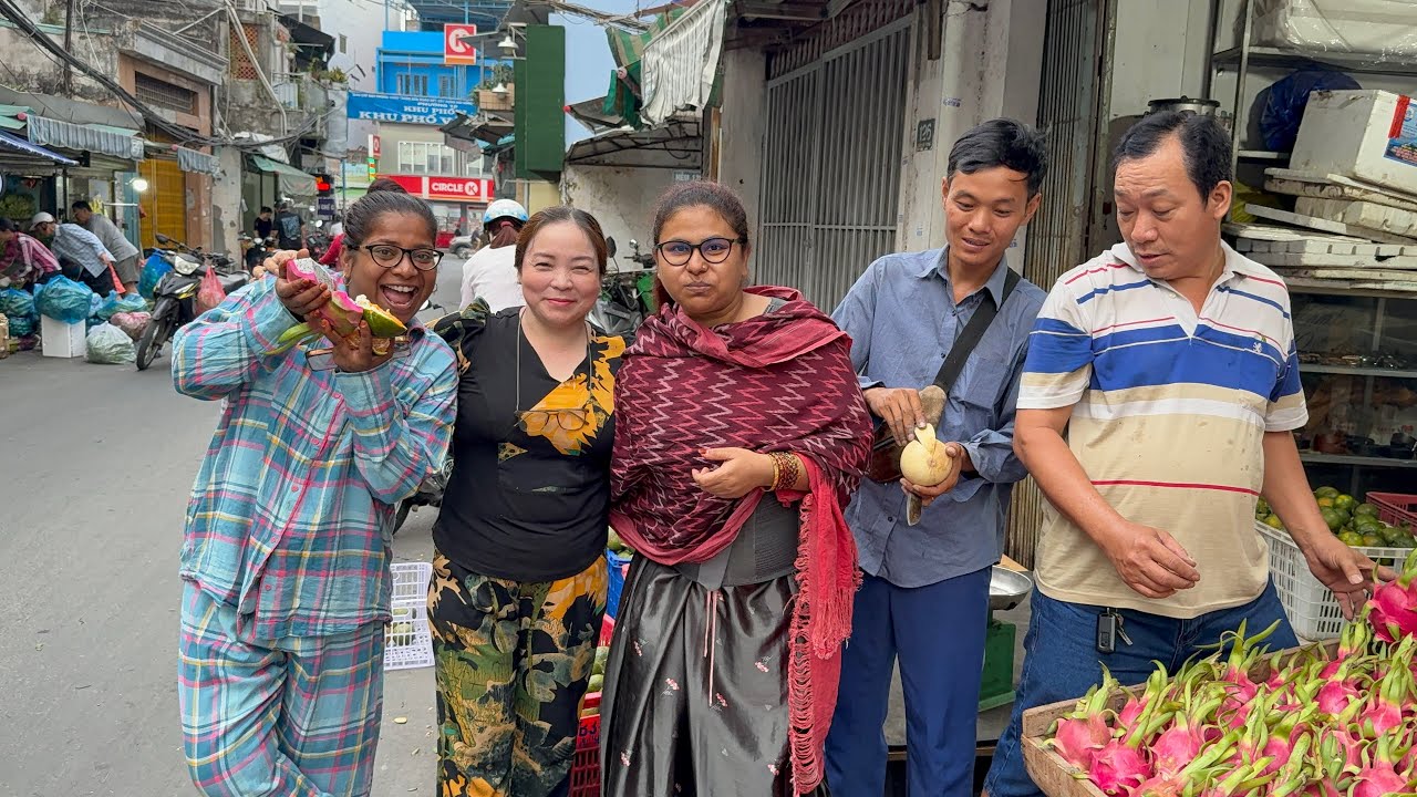 Kirak Khala Early Morning Walk And Fruites Shopping 🛍 || Ho Chi Minh City || International Travel ||