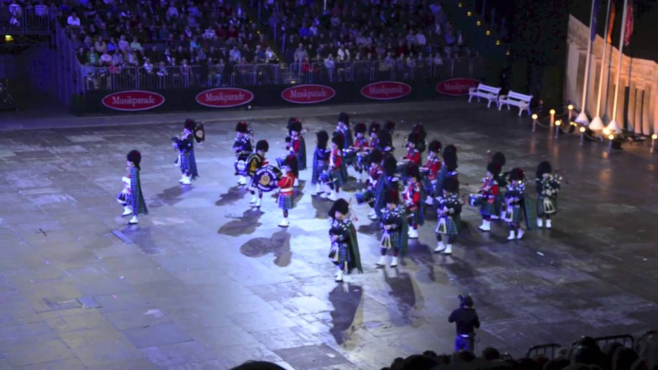 Delta Police Pipe Band Plays MusikParade Koln