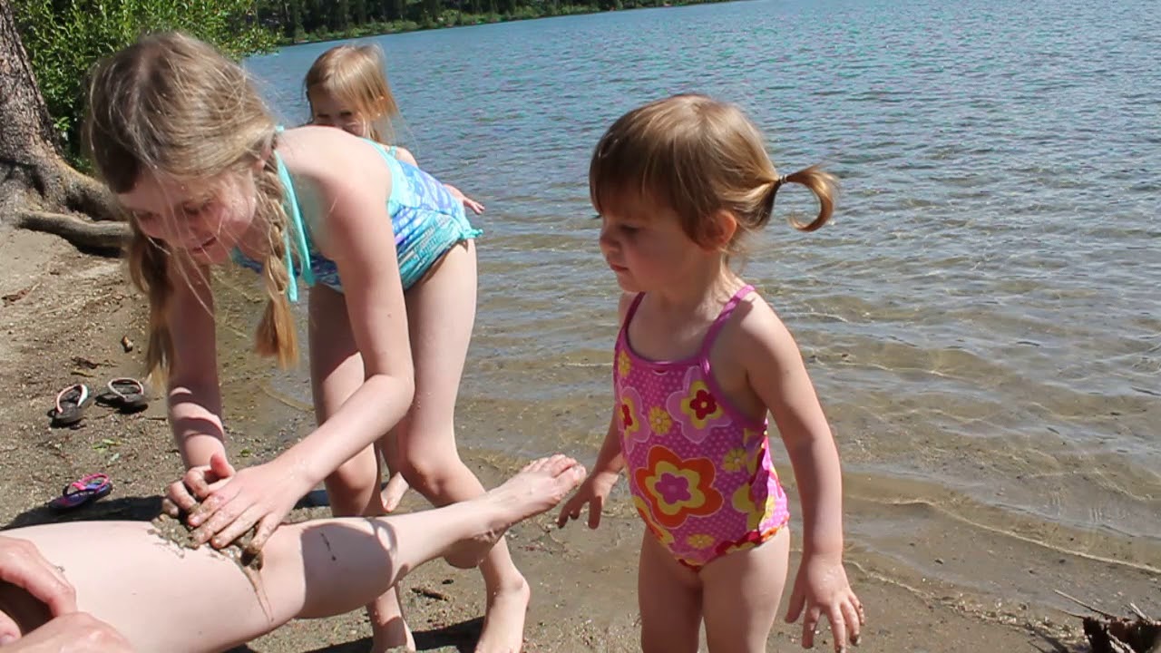 Girls Put Mud from String Lake on Mom - June 2016