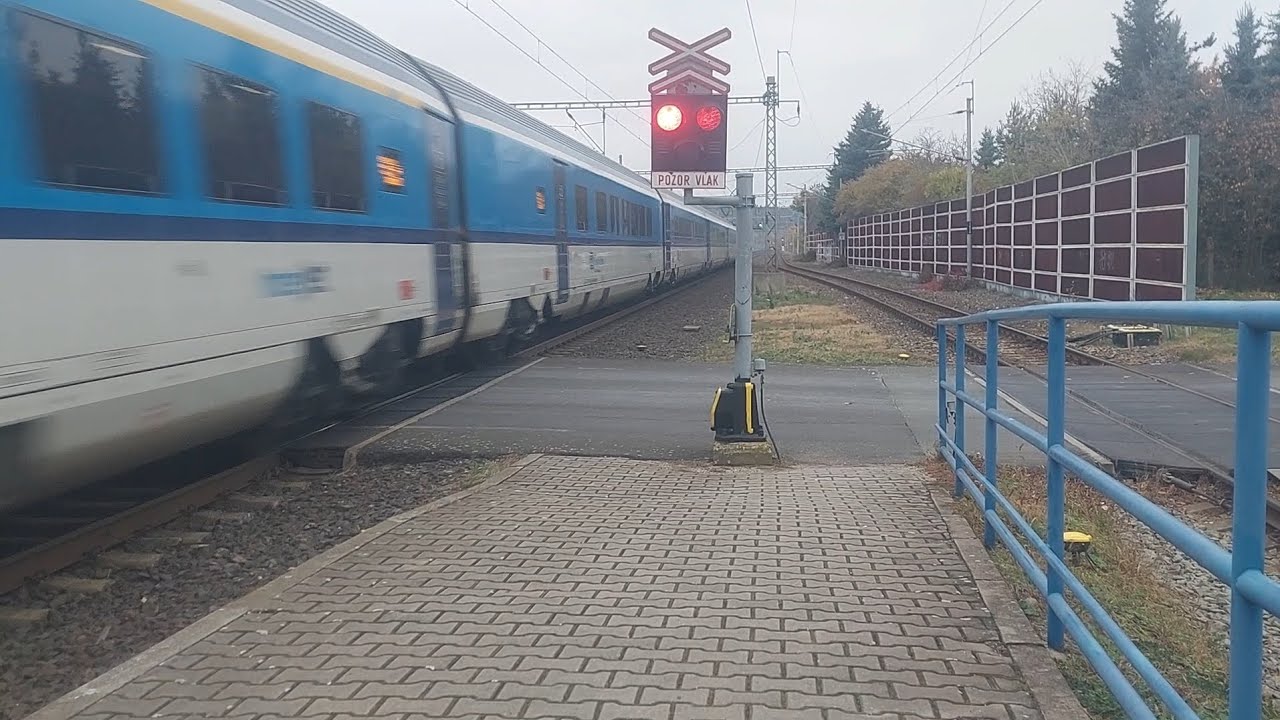 Železniční přejezd Horní Počaply (P2409) - 1. 11. 2025