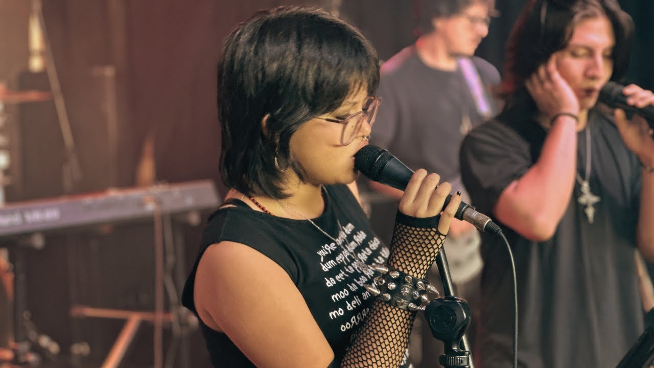 FALLING AWAY FROM ME - KORN "ESCUELA DE ROCK ECUADOR"